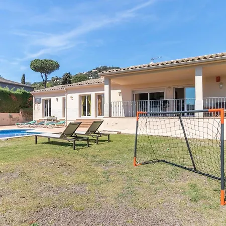 Elodia Villa *